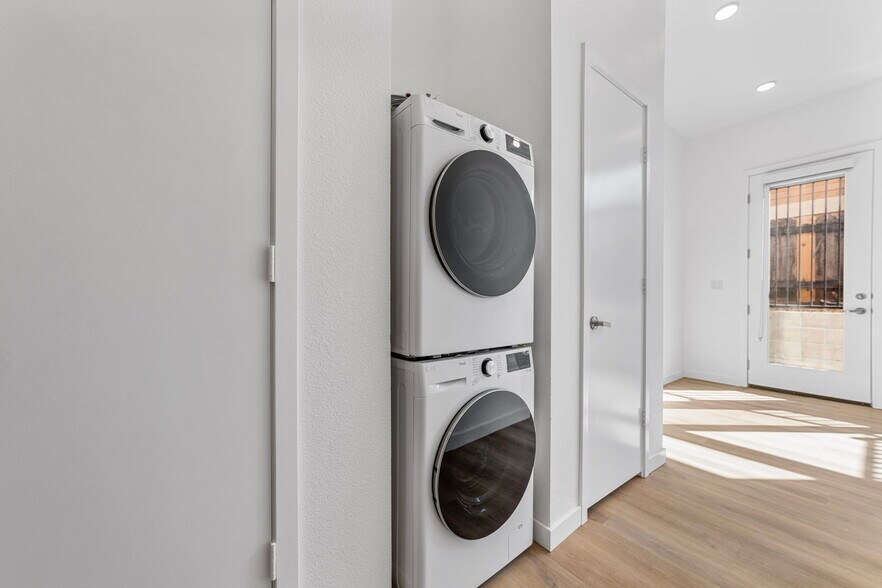 More Photos Of 4015 Richmond St, San Diego Apartments For Sale