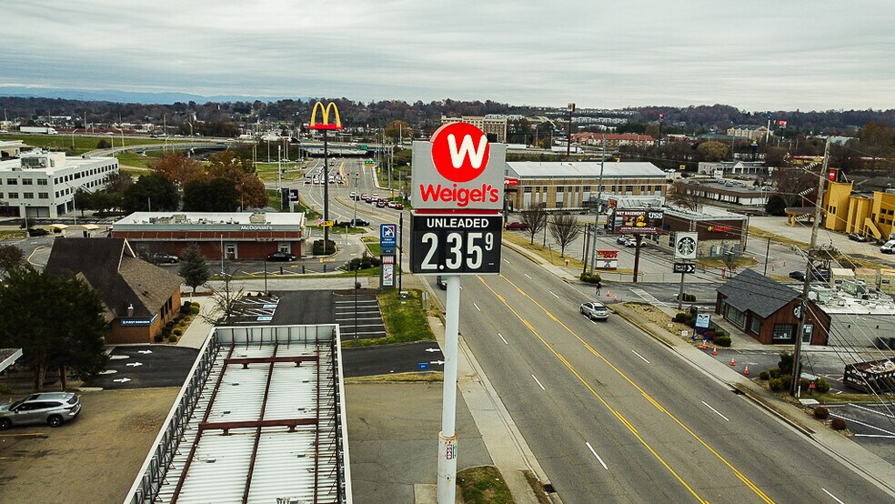 More Photos Of 330 N Cedar Bluff Rd, Knoxville Bank For Sale