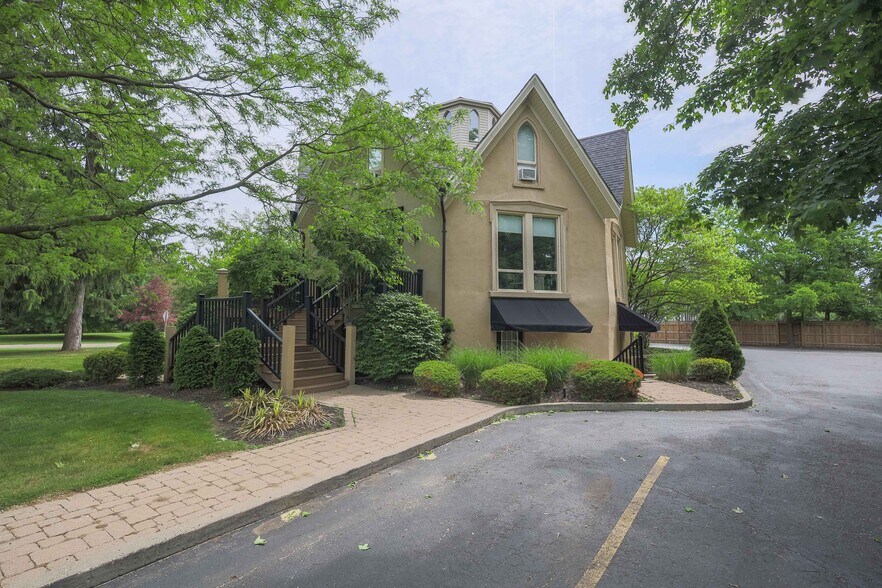 More Photos Of 646 Mount Pleasant Rd, Brant Freestanding For Sale