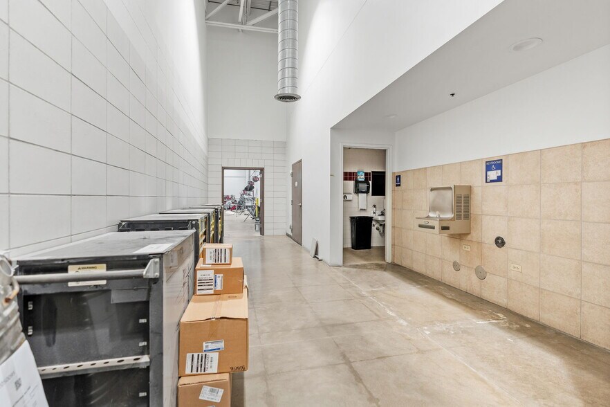 More Photos Of 2905 Lexington Ave S, Eagan Flex For Sale