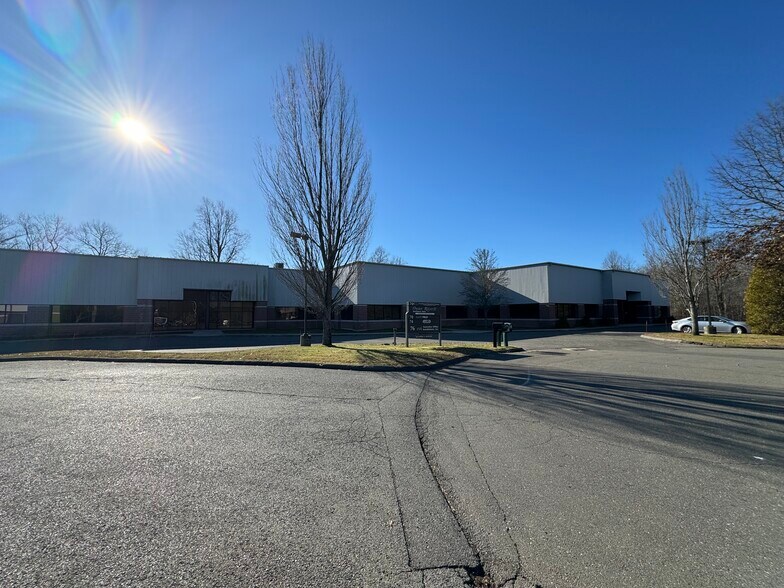 More Photos Of 70-76 Robinson Blvd, Orange Warehouse For Lease