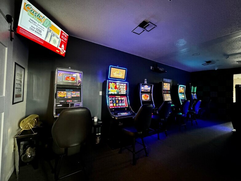 More Photos Of 134 E Market St, Colchester Restaurant For Sale