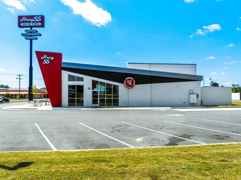 More Photos Of 301 Premier Blvd, Roanoke Rapids Restaurant For Sale