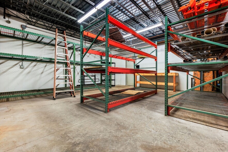 More Photos Of 3 Ajootian Way, Middleton Warehouse For Sale