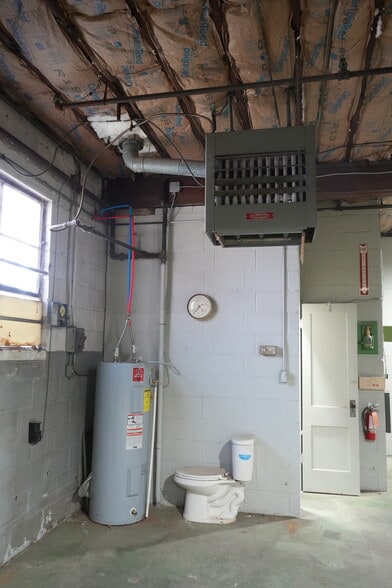 More Photos Of 3812 Bennington Ave, Kansas City Industrial For Sale