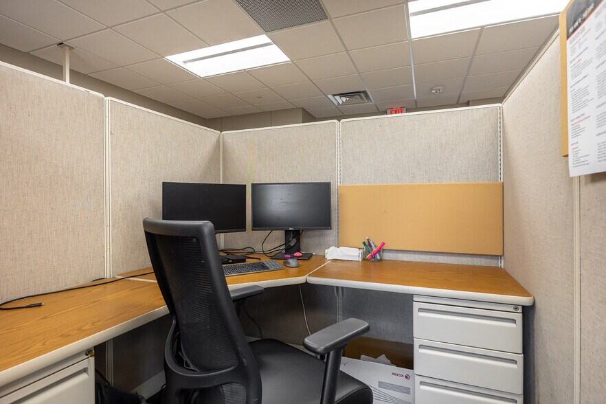 More Photos Of 3681 Prism Ln, Kieler Office For Sale