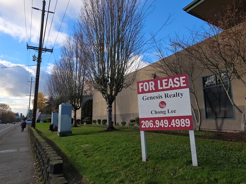 More Photos Of 11120 Evergreen Way, Everett Unknown For Lease