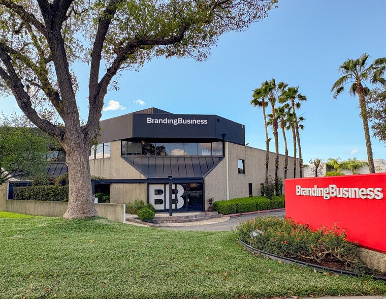 More Photos Of 1 Wrigley Ave, Irvine Distribution For Lease