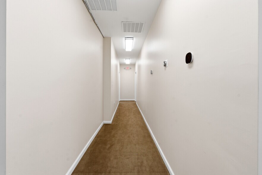 More Photos Of 415-421 W Pike St, Lawrenceville Office For Sale