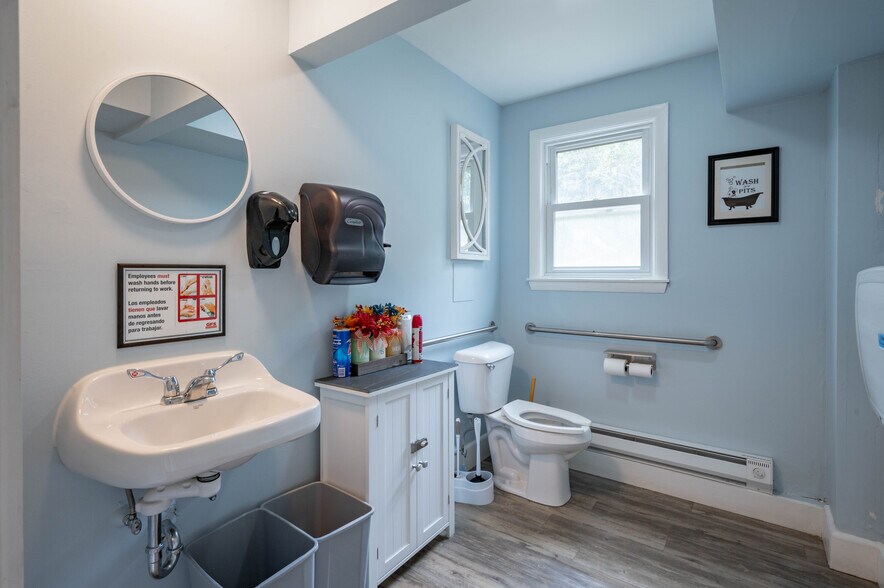 More Photos Of 944 Gibbons Hwy, Wilton Restaurant For Sale