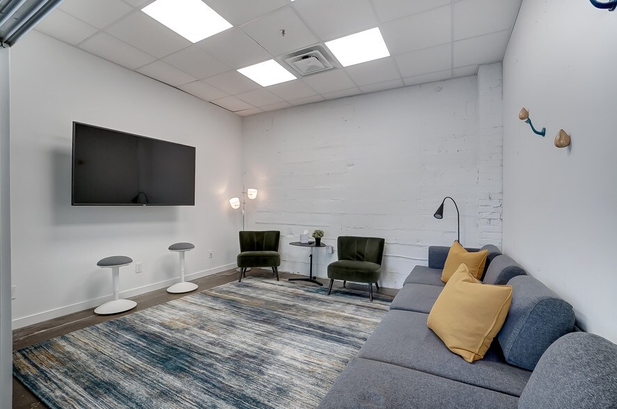 More Photos Of 408 4th Ave, Mason Office For Lease