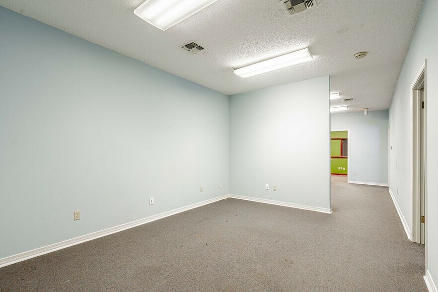 More Photos Of 3329 Florida Ave, Kenner Office For Sale