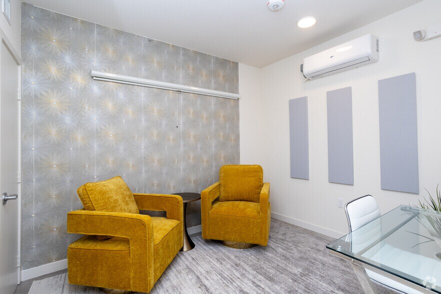 More Photos Of 10555 Bloomfield St, Toluca Lake Apartments For Sale