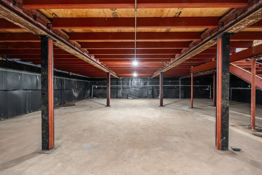 More Photos Of 1427 Hull St, Richmond Storefront For Lease