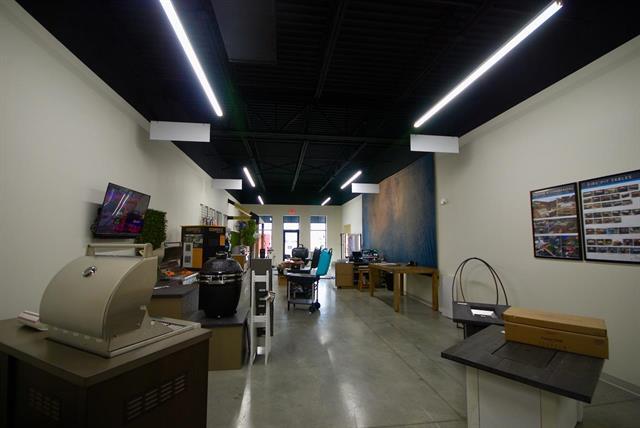 More Photos Of 1348 Union University Dr, Jackson Storefront Retail Office For Lease