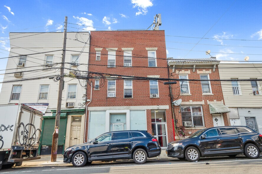 More Photos Of 32-31 Greenpoint Ave, Long Island City Apartments For Lease