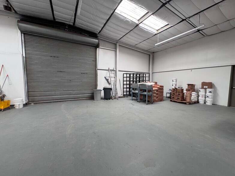 More Photos Of 814 Jackson St, Bakersfield Warehouse For Lease