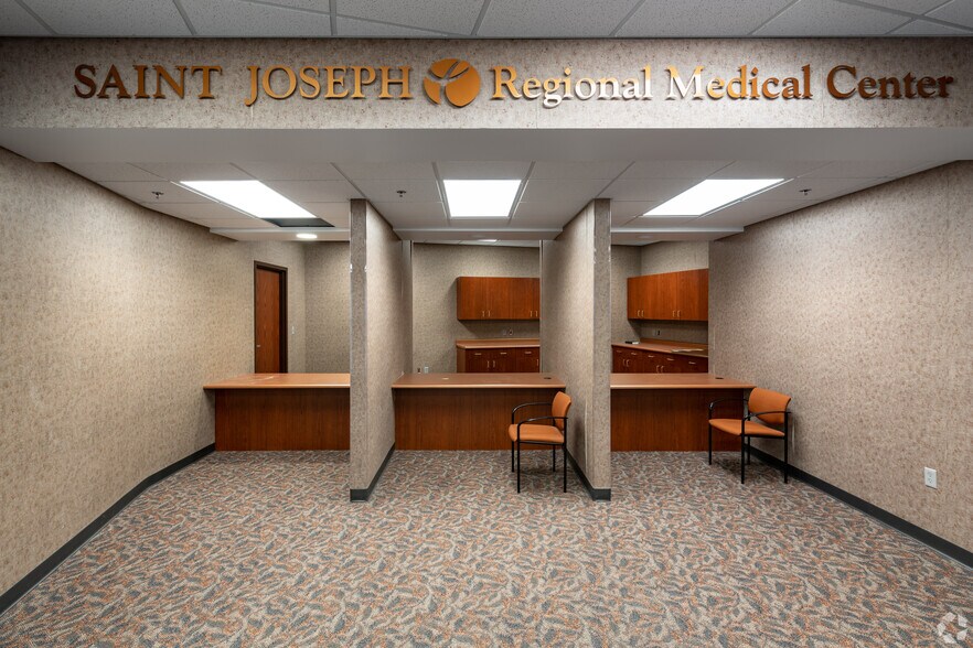 More Photos Of 60101 Bodnar Blvd, Mishawaka Medical For Lease