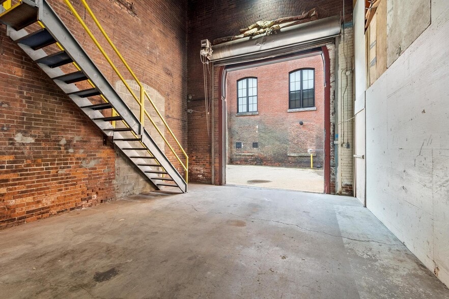 More Photos Of 19 Parker St, Clinton Industrial For Sale