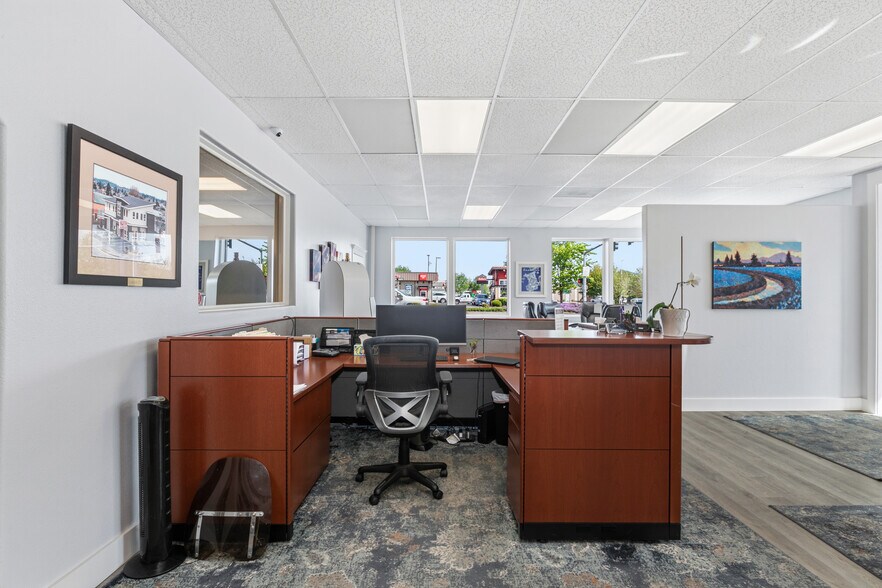 More Photos Of 1202 Commercial Ave, Anacortes Office For Sale