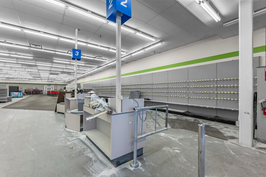 More Photos Of 121 S Sprigg St, Cape Girardeau Supermarket For Sale