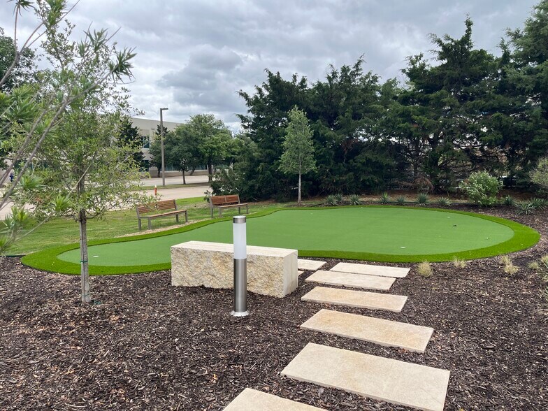 More Photos Of 7979 N Belt Line Rd, Irving Unknown For Lease