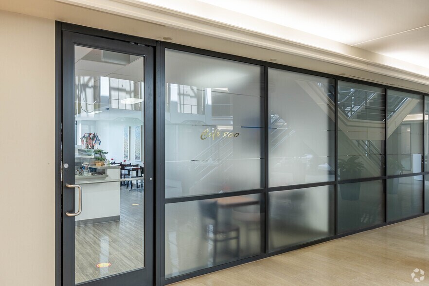 More Photos Of 800 Fairway Dr, Deerfield Beach Office Residential For Lease