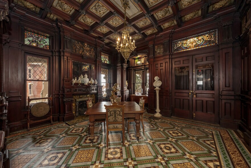 More Photos Of 809 Hall St, Saint Joseph Hospitality For Sale