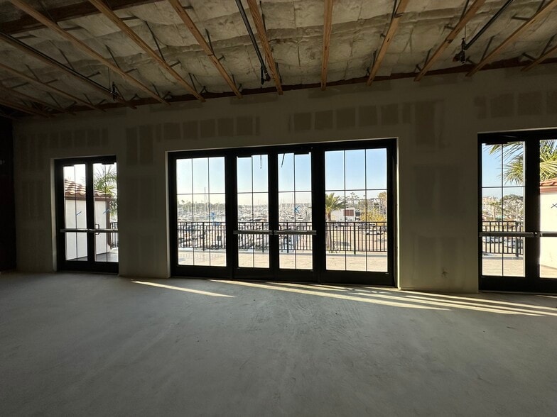 More Photos Of 4625-4635 Admiralty Way, Marina Del Rey Unknown For Lease
