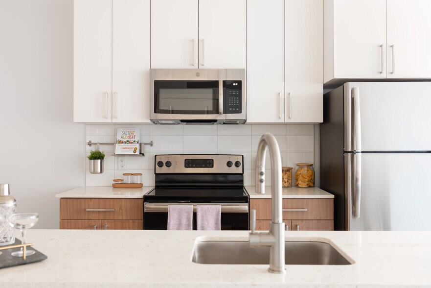 More Photos Of 190 Pleasant St, Malden Apartments For Lease