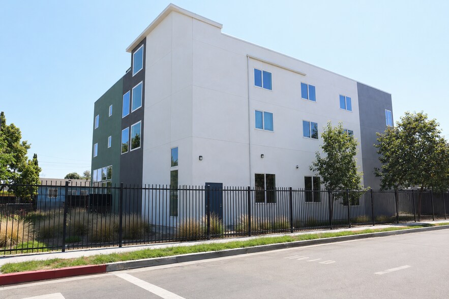 More Photos Of 10501 Wilmington Ave, Los Angeles Apartments For Sale