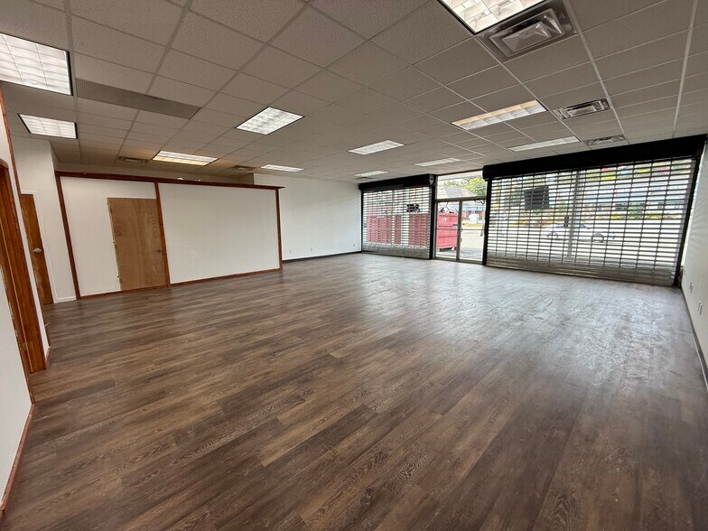 More Photos Of 461 Bridgeport Ave, Milford Unknown For Lease