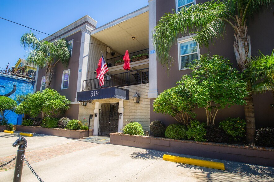 More Photos Of 519 Frenchmen St, New Orleans Hotel For Sale