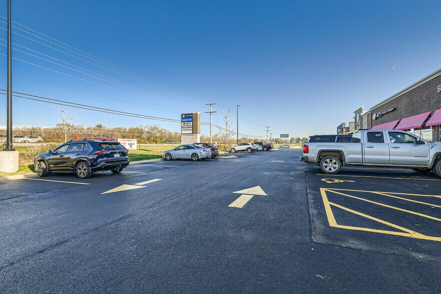 More Photos Of 11525 US Highway 14, Woodstock General Retail For Lease