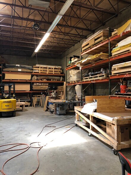 More Photos Of 3411 Windom Rd, Brentwood Warehouse For Lease