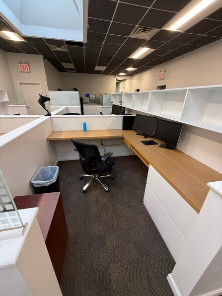 More Photos Of 9-15 38th Ave, Long Island City Warehouse For Lease