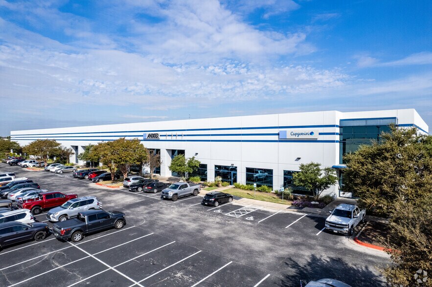 More Photos Of 600 Center Ridge Dr, Austin Flex For Lease