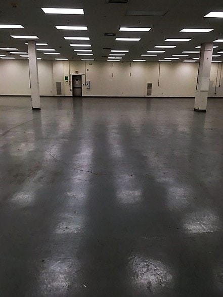 More Photos Of 133 Bauer Dr, Oakland Warehouse For Sale