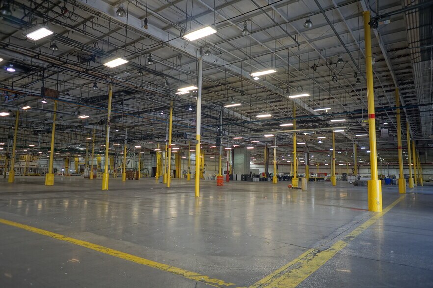 More Photos Of 850 Industrial Rd, Madisonville Manufacturing For Lease