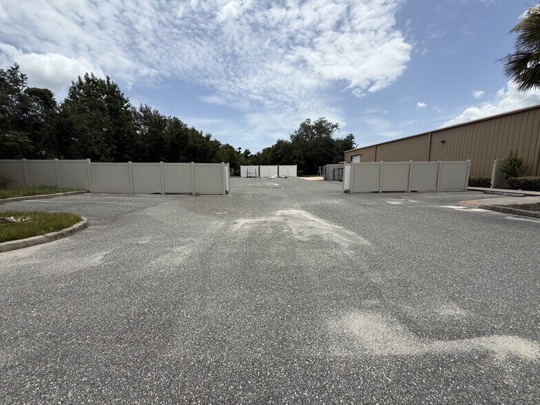 More Photos Of 1012 S 14th St, Leesburg Freestanding For Lease