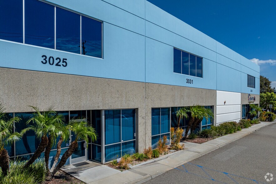 More Photos Of 3021-3035 E La Jolla St, Anaheim Warehouse For Lease