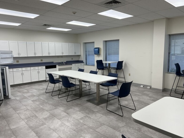 More Photos Of 16 Commercial St, Branford Research And Development For Lease