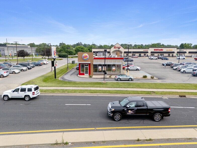 Primary Photo Of 11741 Pendleton Pike, Indianapolis Fast Food For Sale