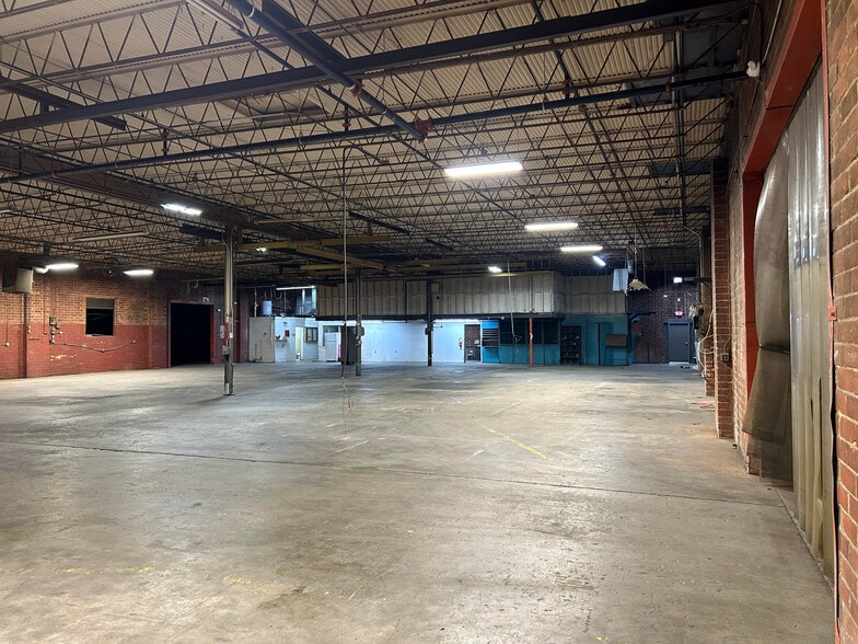 More Photos Of 503 11th Ave, Dalton Manufacturing For Sale