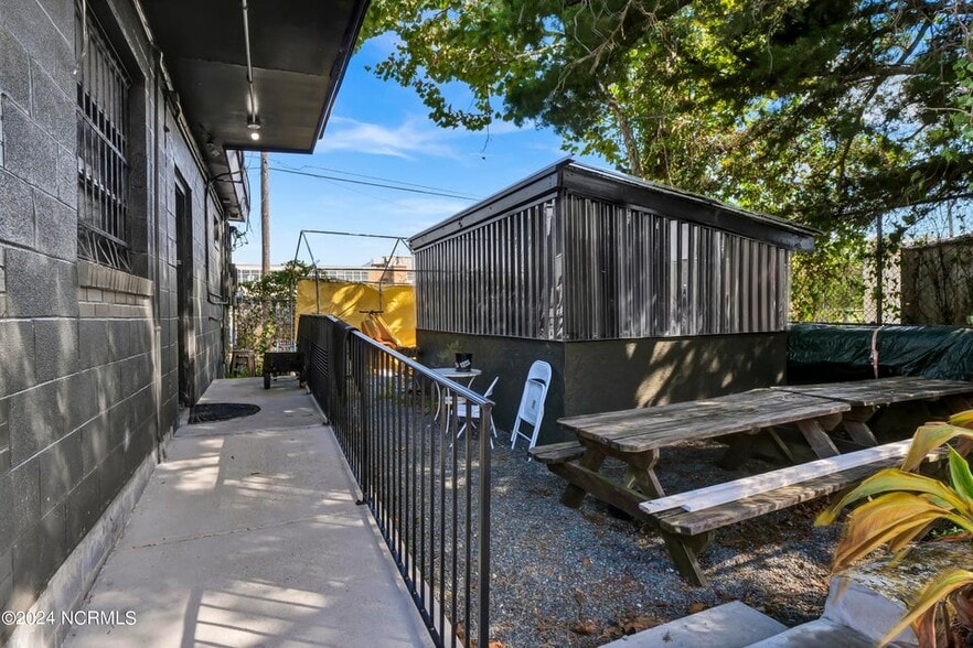 More Photos Of 1120 Princess St, Wilmington Storefront For Sale