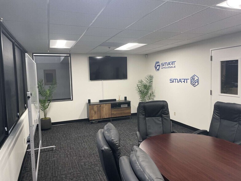 More Photos Of 21910-21968 NE Glisan St, Gresham Unknown For Lease