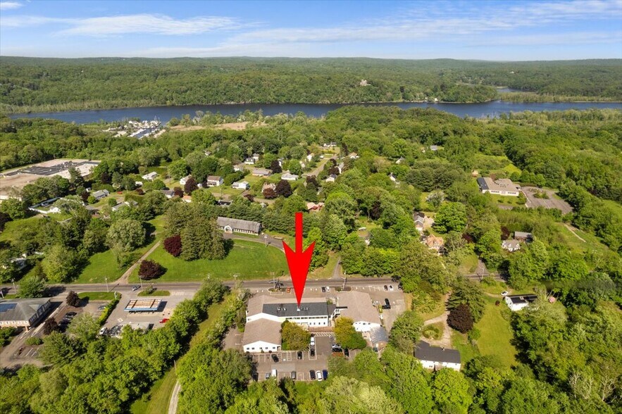 More Photos Of 189-191 Middlesex Ave, Chester Storefront Retail Office For Lease