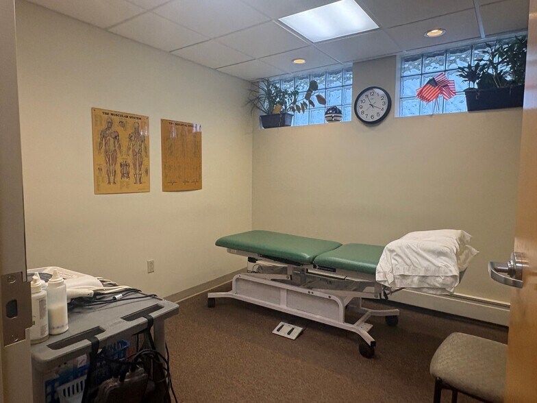 More Photos Of 163 Main St, South Kingstown Medical For Sale
