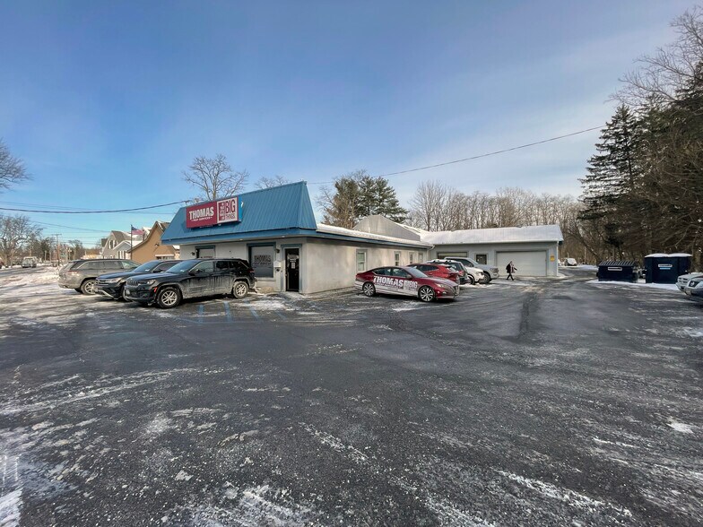 More Photos Of 2015 Hamburg St, Schenectady Flex For Sale