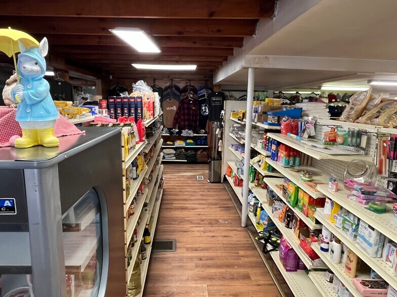 More Photos Of 2600 Otter Av, Tulameen Restaurant For Sale